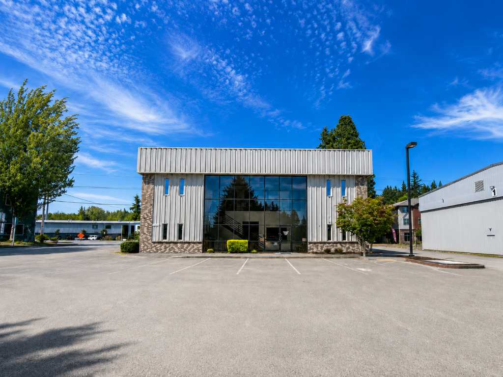 10,000 SQFT Office/Flex Building in Arlington image